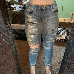 American Eagle Size 10 short light wash skinny jeans. Next level stretch.